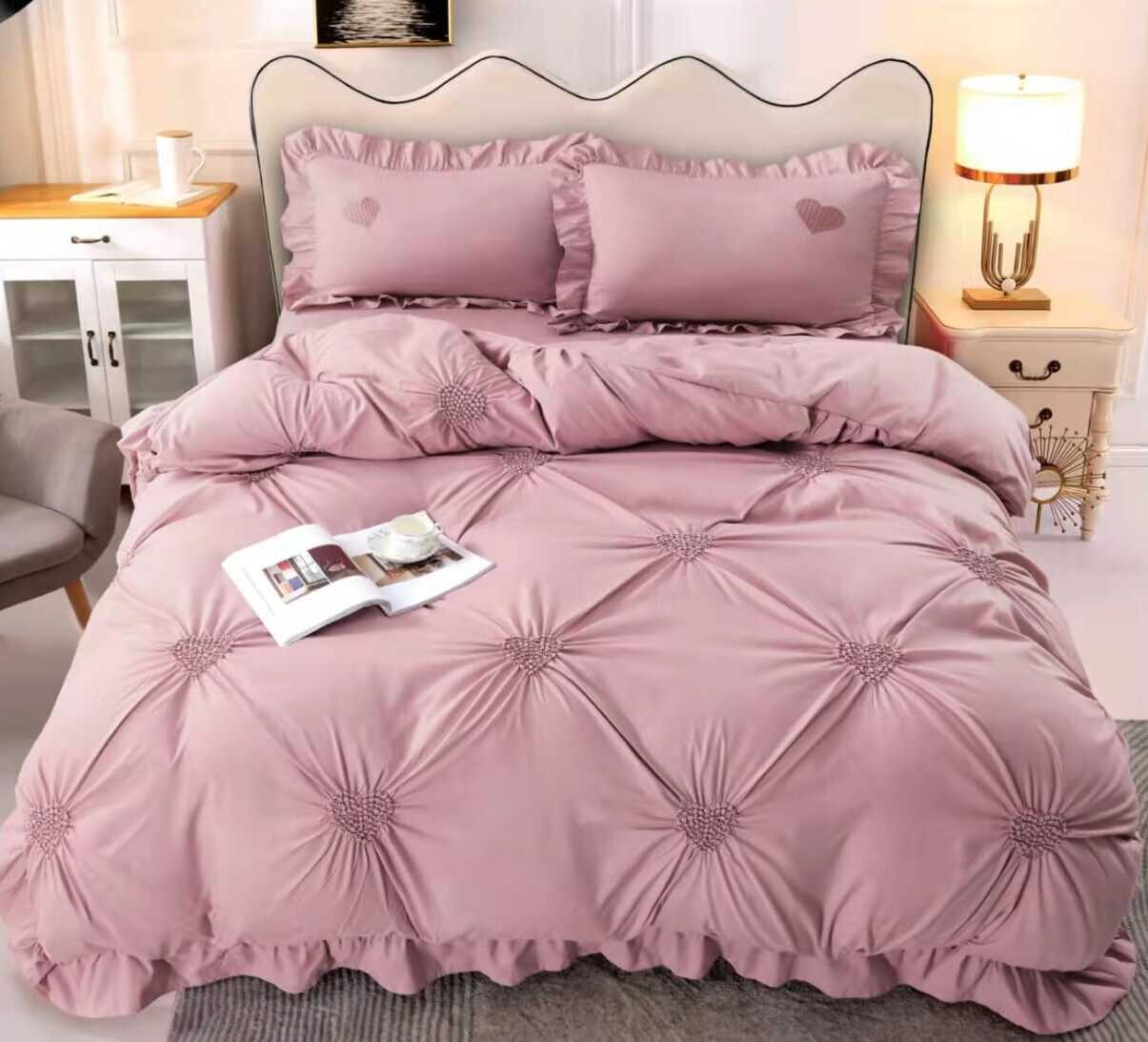 Lenjerie de pat bumbac cu inimi brodate – 4 piese, Model 9854 Lenjerie de pat bumbac cu inimi brodate – 4 piese, Model 9854