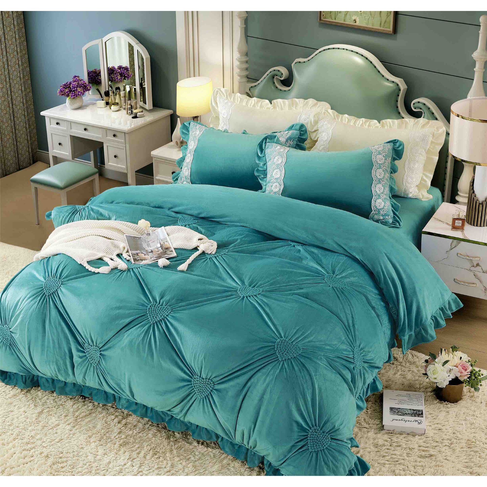 Lenjerie de pat catifea – 4 piese, Model 5652 - imagine 2 Lenjerie de pat catifea – 4 piese, Model 5652 - imagine 2
