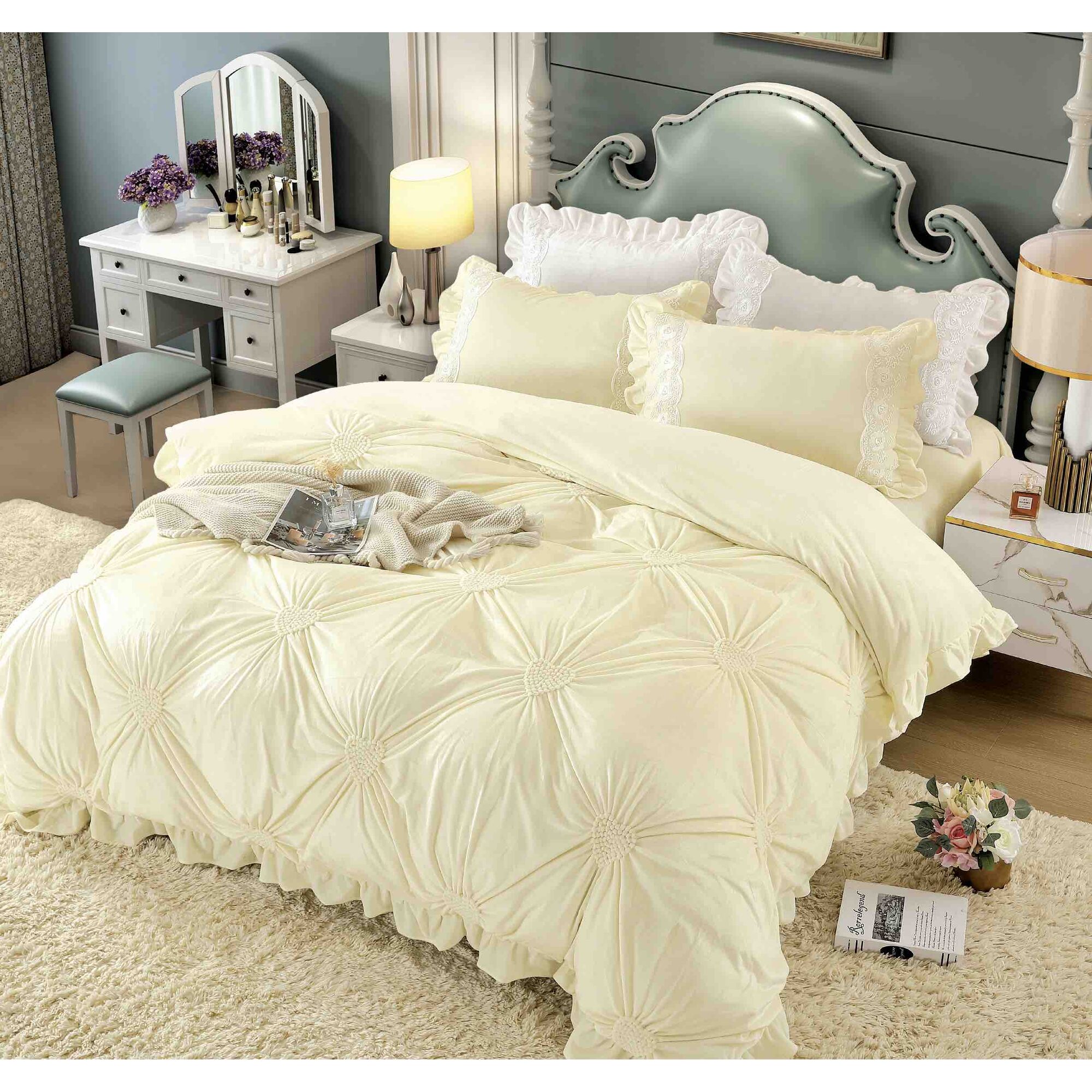 Lenjerie de pat catifea – 4 piese, Model 5656 - imagine 2 Lenjerie de pat catifea – 4 piese, Model 5656 - imagine 2