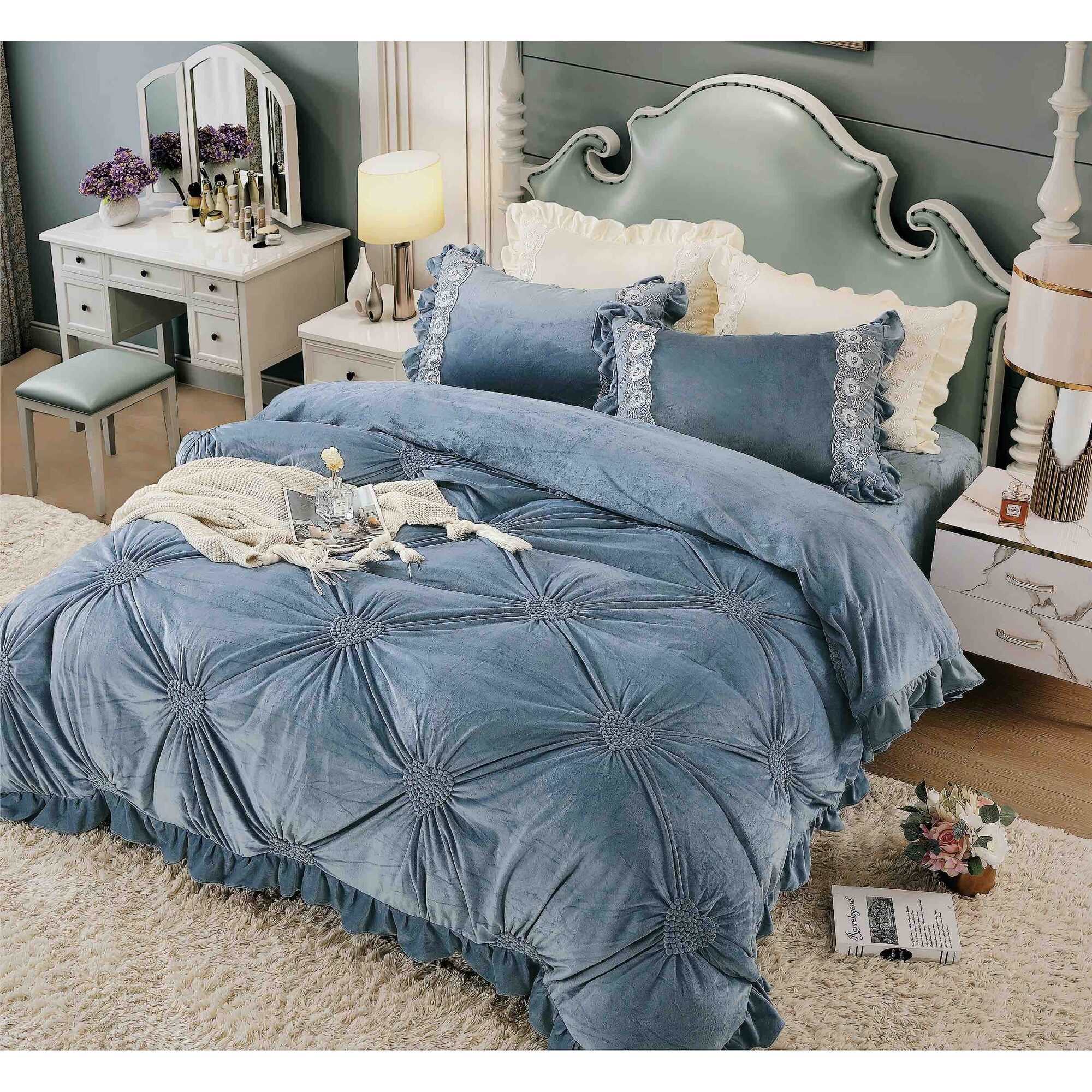 Lenjerie de pat catifea – 4 piese, Model 5659 - imagine 2 Lenjerie de pat catifea – 4 piese, Model 5659 - imagine 2