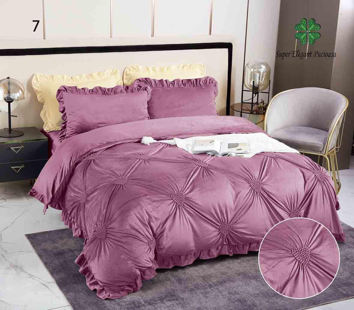 Lenjerie de pat catifea Premium – 4 piese, Model 10687 Lenjerie de pat catifea Premium – 4 piese, Model 10687
